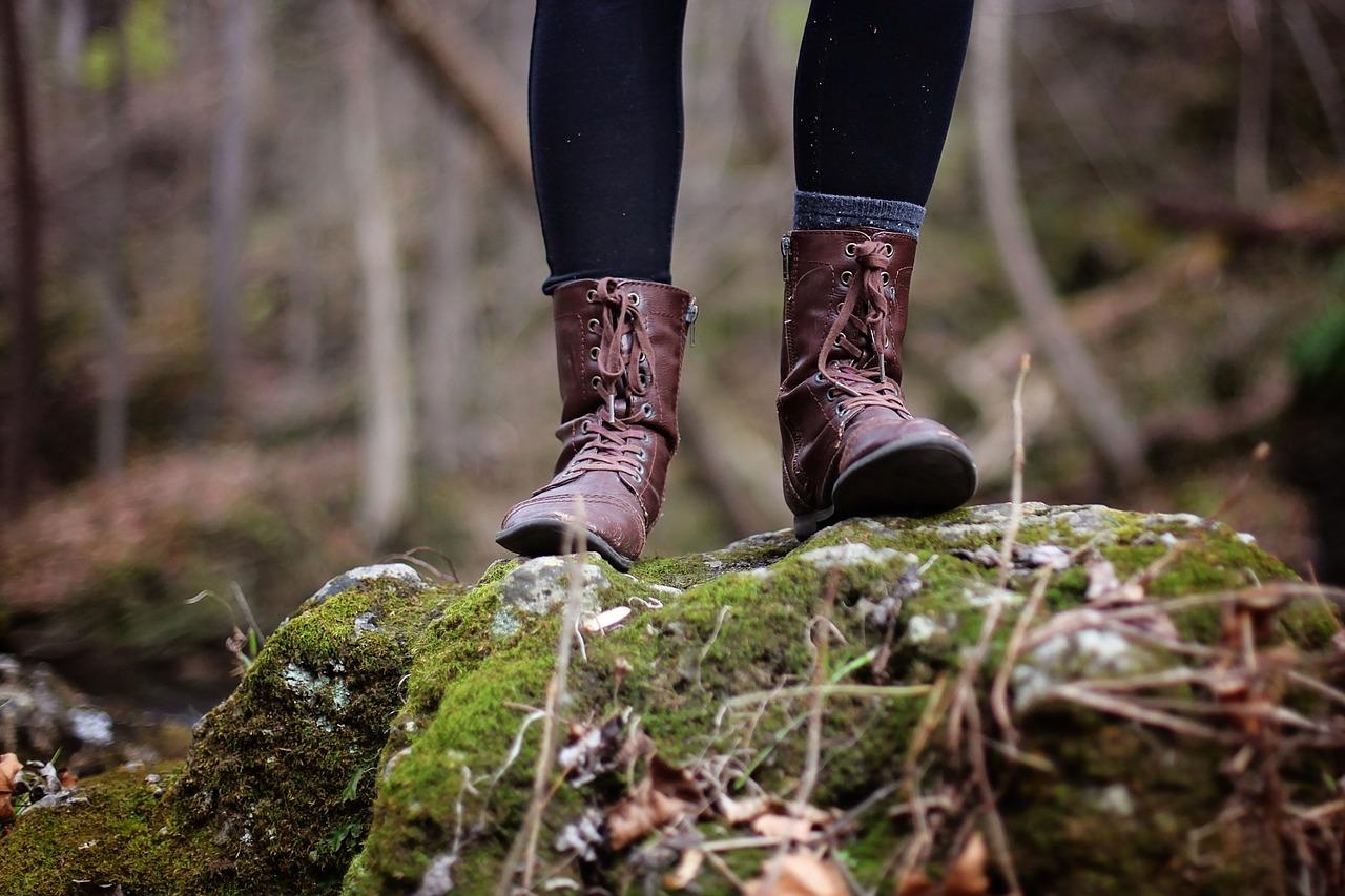 boots, girl, hiking-1867379.jpg